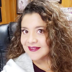 Meet your Posher, Dina